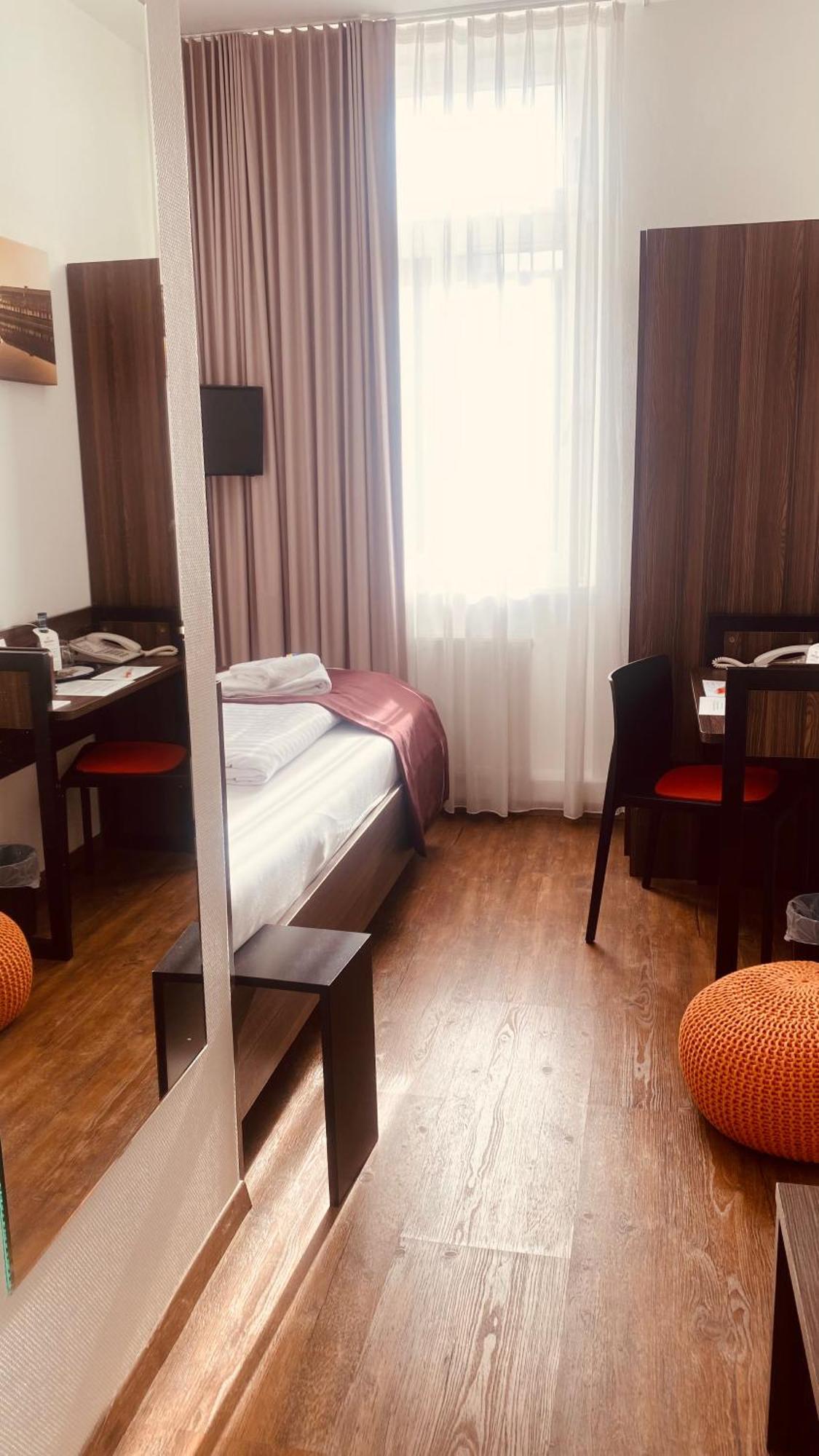 Sevendays Hotel 카를스루에 외부 사진
